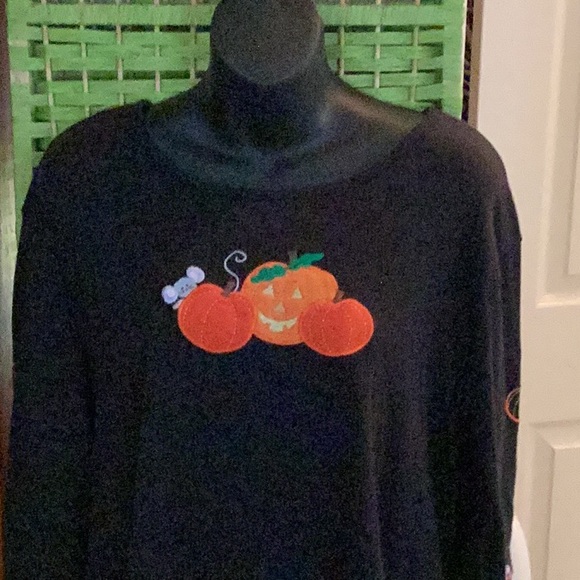 🎃NWOT Fun Halloween Size 3 X Top Closet Must Have 🎃 - Picture 1 of 12